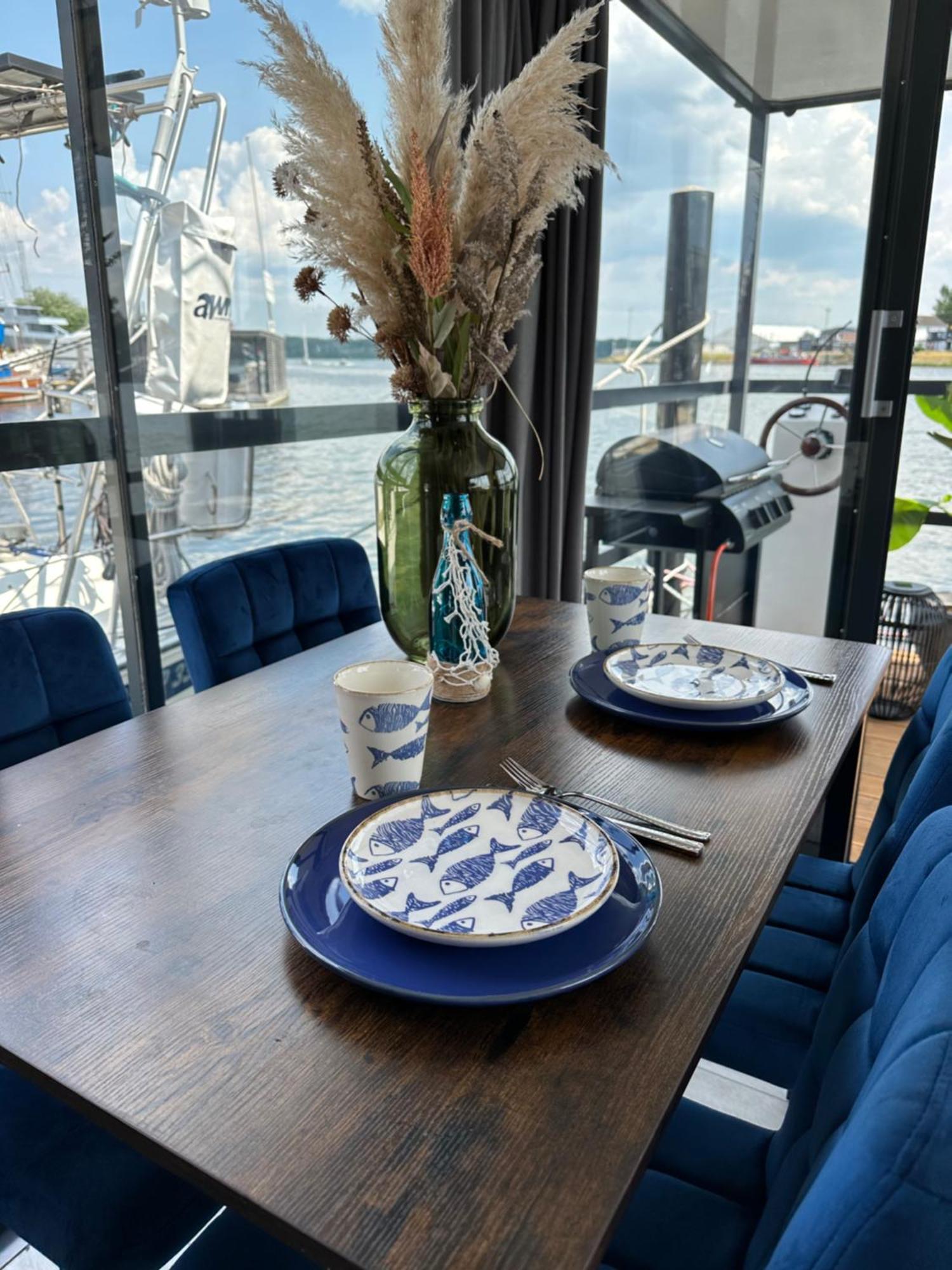 Premium Hausboot Trave Traum Leilighet Lübeck Eksteriør bilde